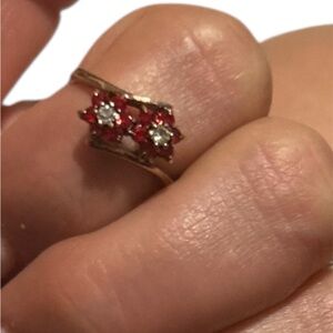 Elegant Red and Gold Women's Ring